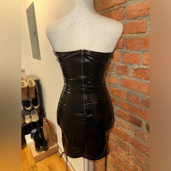 Black leather dress - Picture 3 of 4